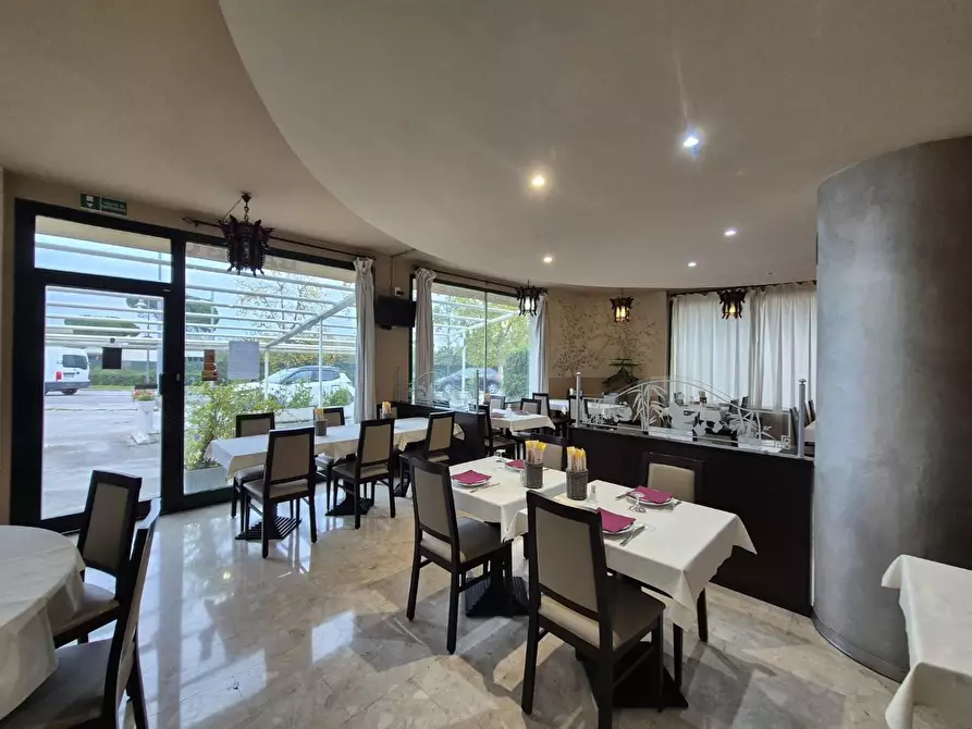 Immagine 4 di Bar / Ristorante in vendita  a Fucecchio