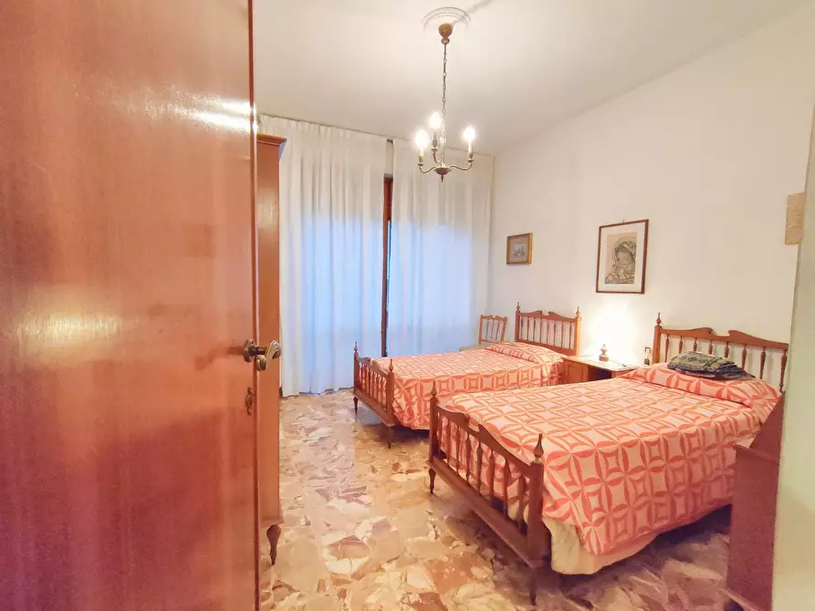 Immagine 27 di Appartamento in vendita  a Pisa