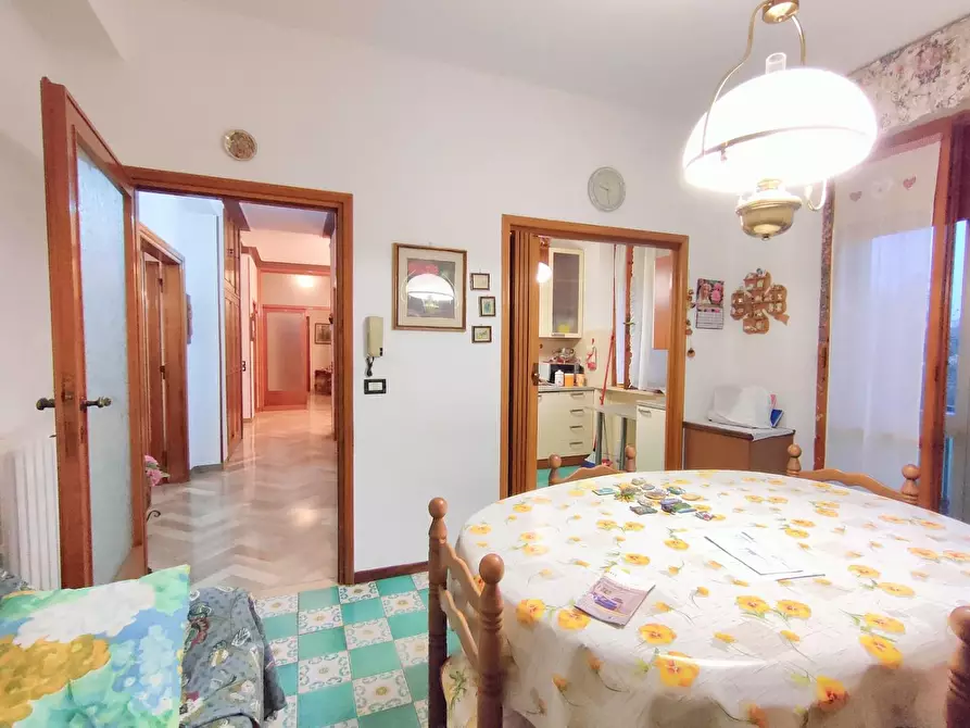 Immagine 11 di Appartamento in vendita  a Pisa