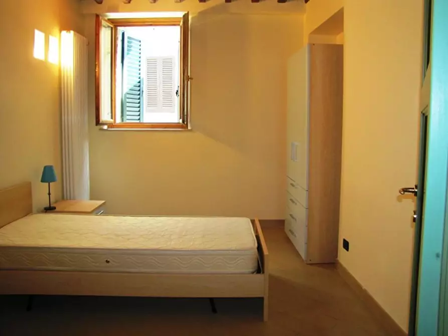 Immagine 4 di Appartamento in affitto  a Siena