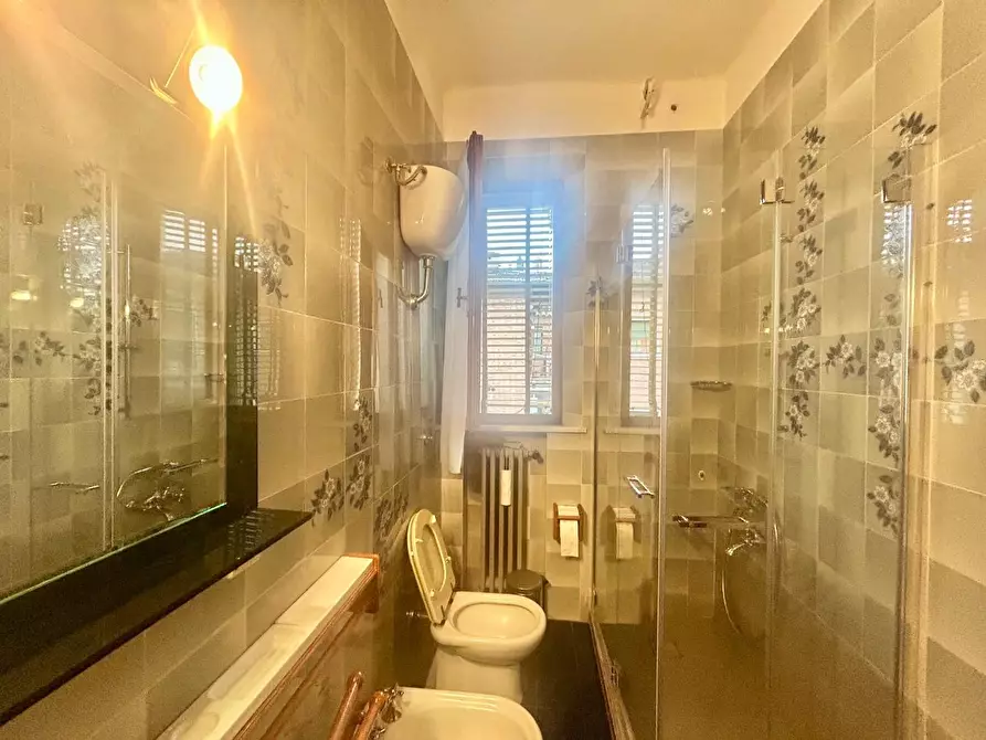 Immagine 17 di Appartamento in vendita  a Siena