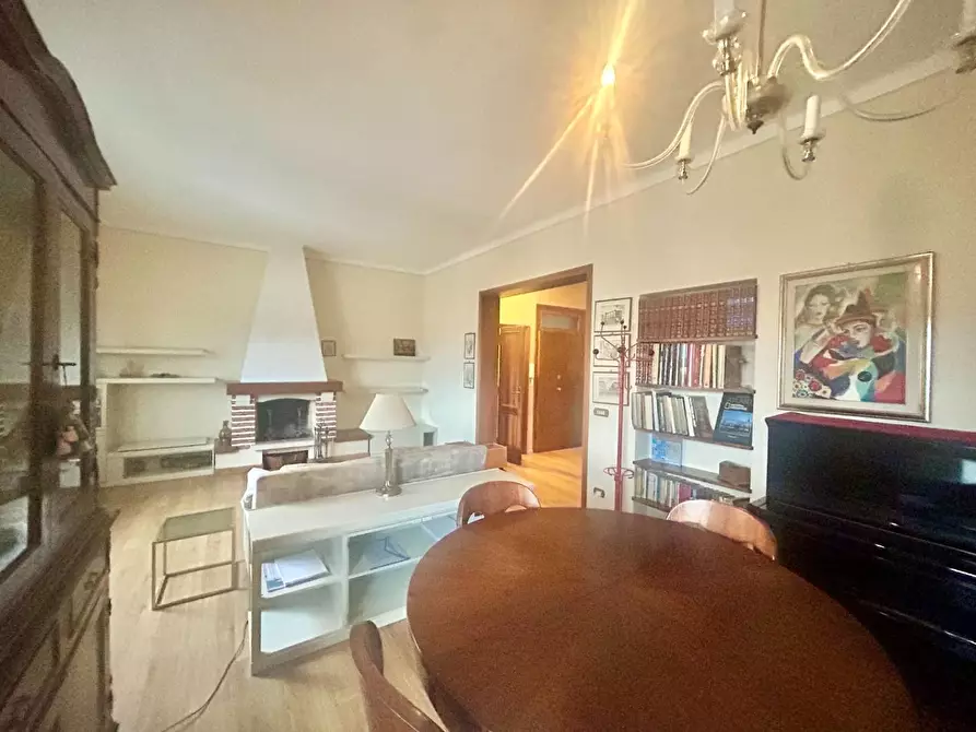 Immagine 4 di Appartamento in vendita  a Siena