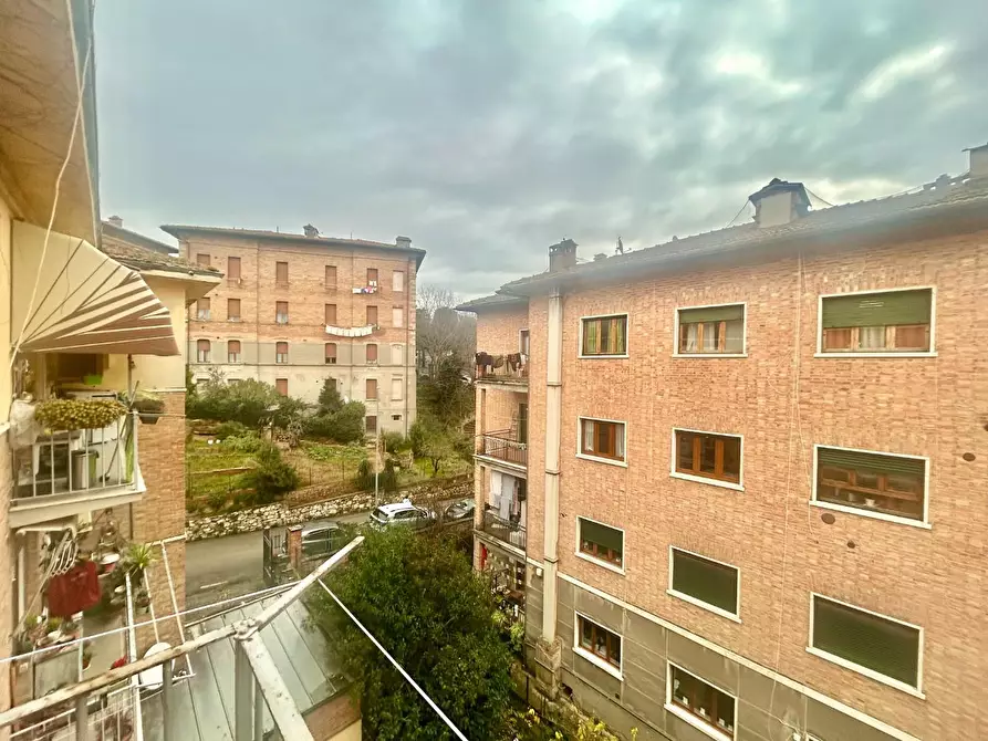 Immagine 22 di Appartamento in vendita  a Siena