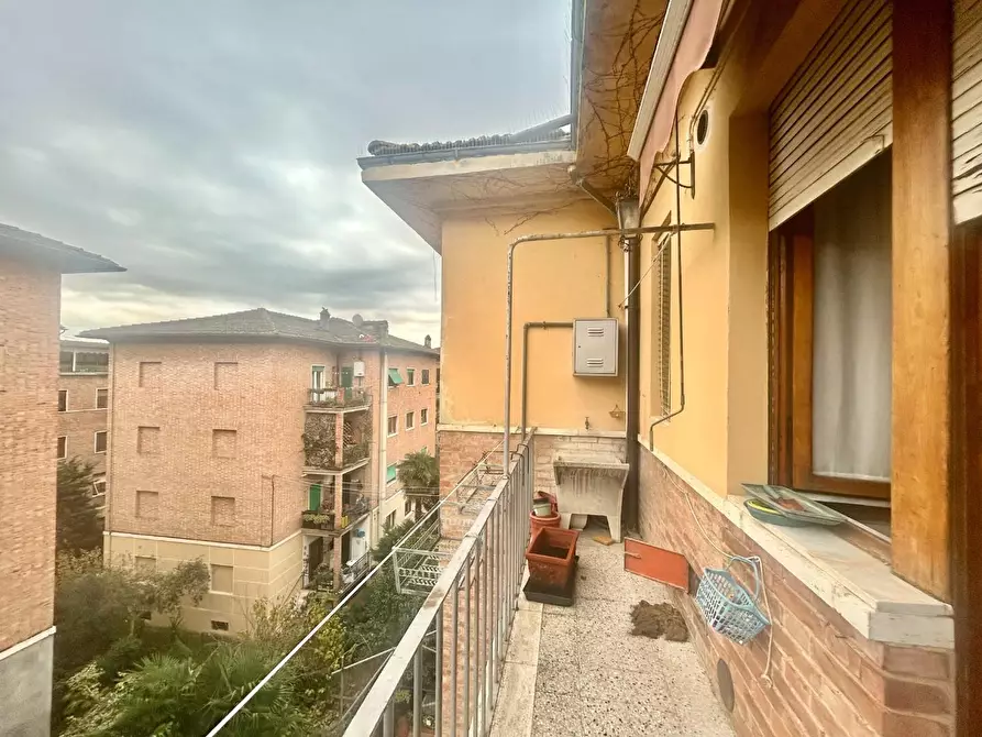 Immagine 7 di Appartamento in vendita  a Siena