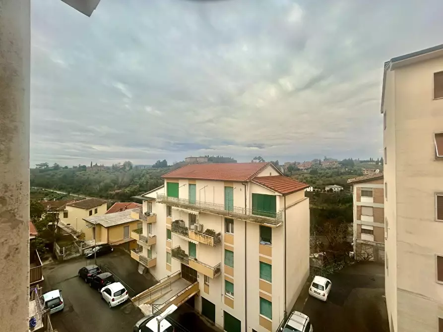 Immagine 21 di Appartamento in vendita  a Siena