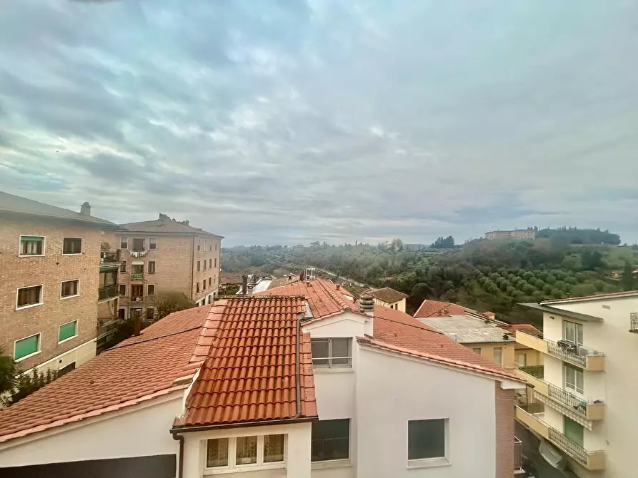 Immagine 23 di Appartamento in vendita  a Siena