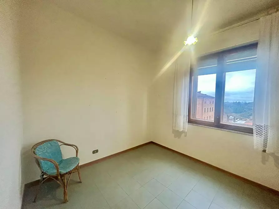 Immagine 15 di Appartamento in vendita  a Siena