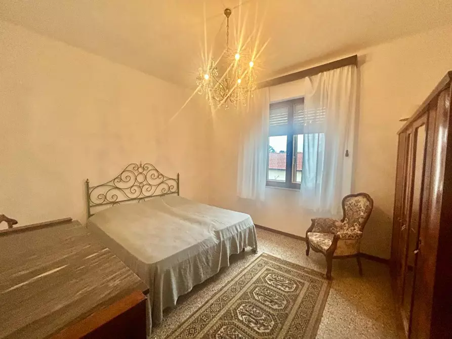 Immagine 13 di Appartamento in vendita  a Siena