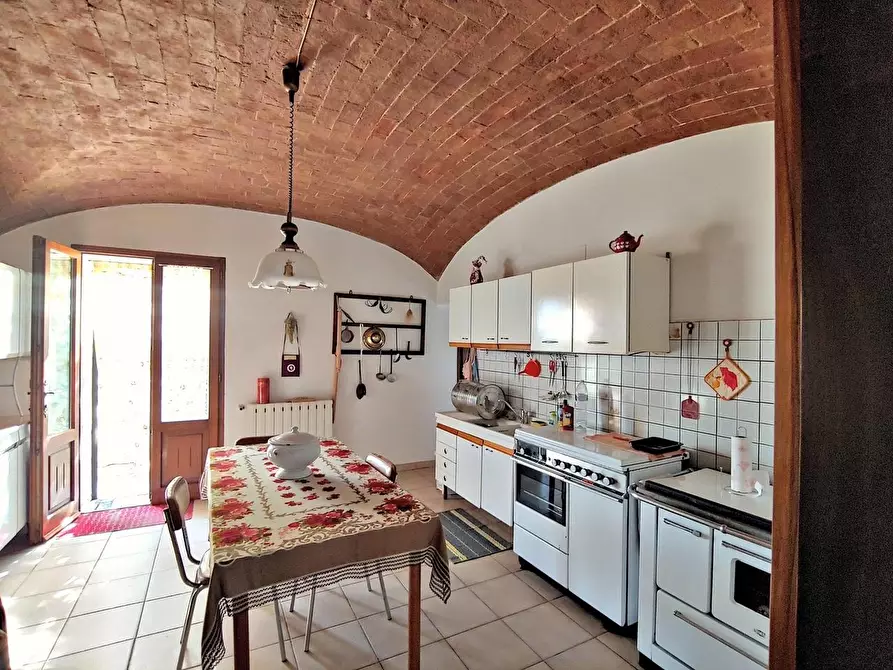 Immagine 23 di Casa colonica in vendita  a Montepulciano
