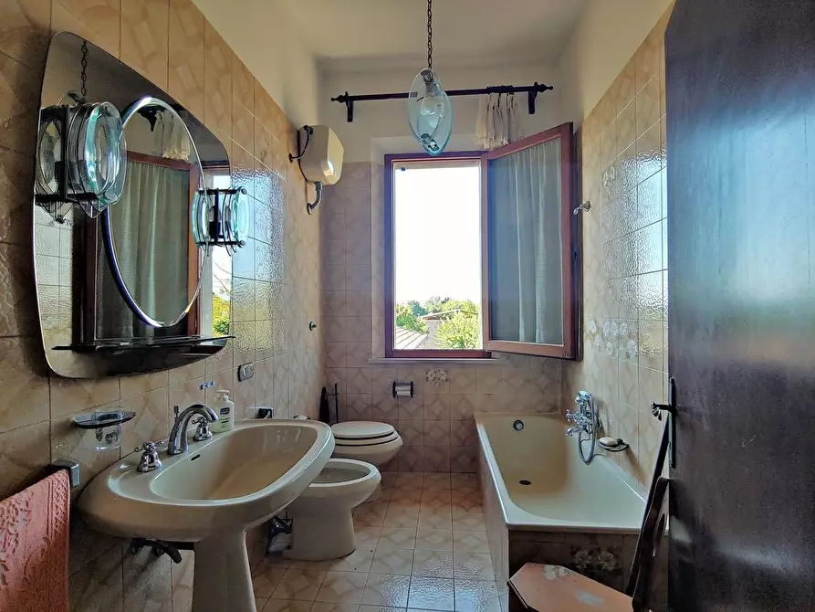 Immagine 19 di Casa colonica in vendita  a Montepulciano