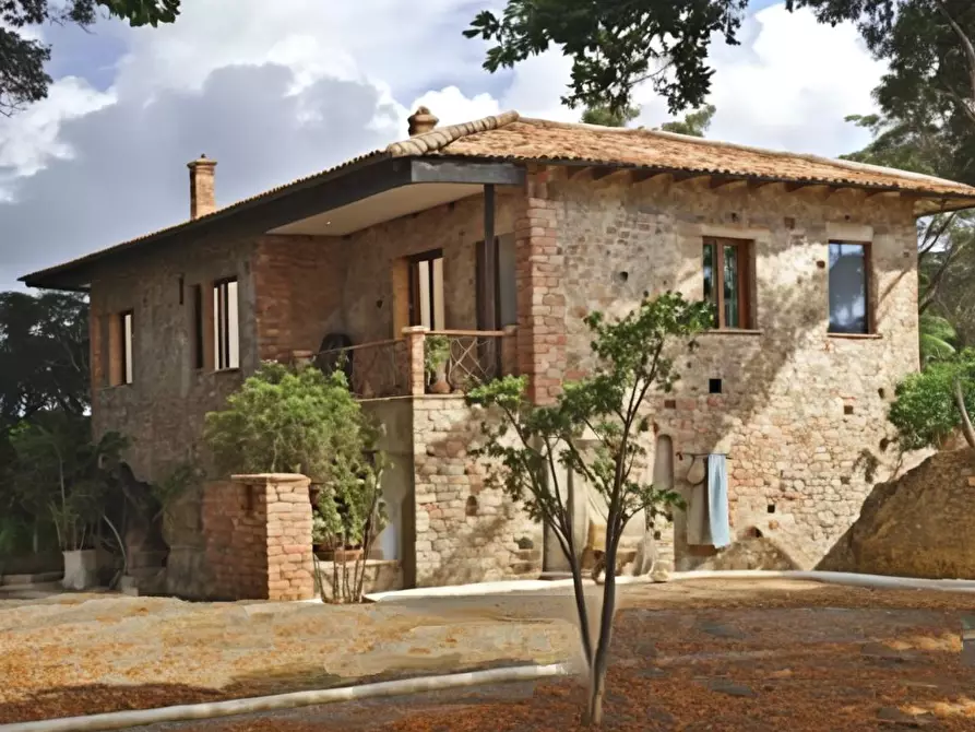 Immagine 2 di Casa colonica in vendita  a Montepulciano