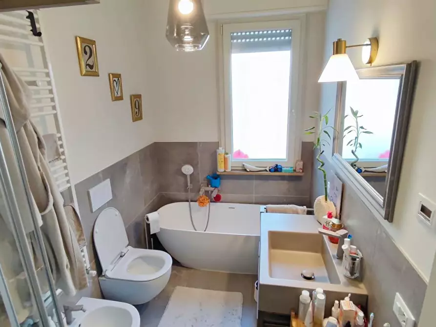 Immagine 15 di Villa in vendita  a Viareggio