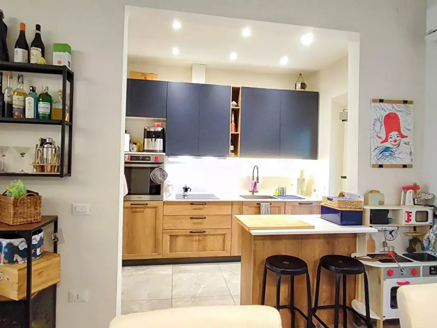 Immagine 6 di Villa in vendita  a Viareggio