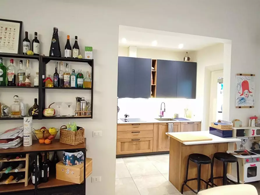 Immagine 5 di Villa in vendita  a Viareggio