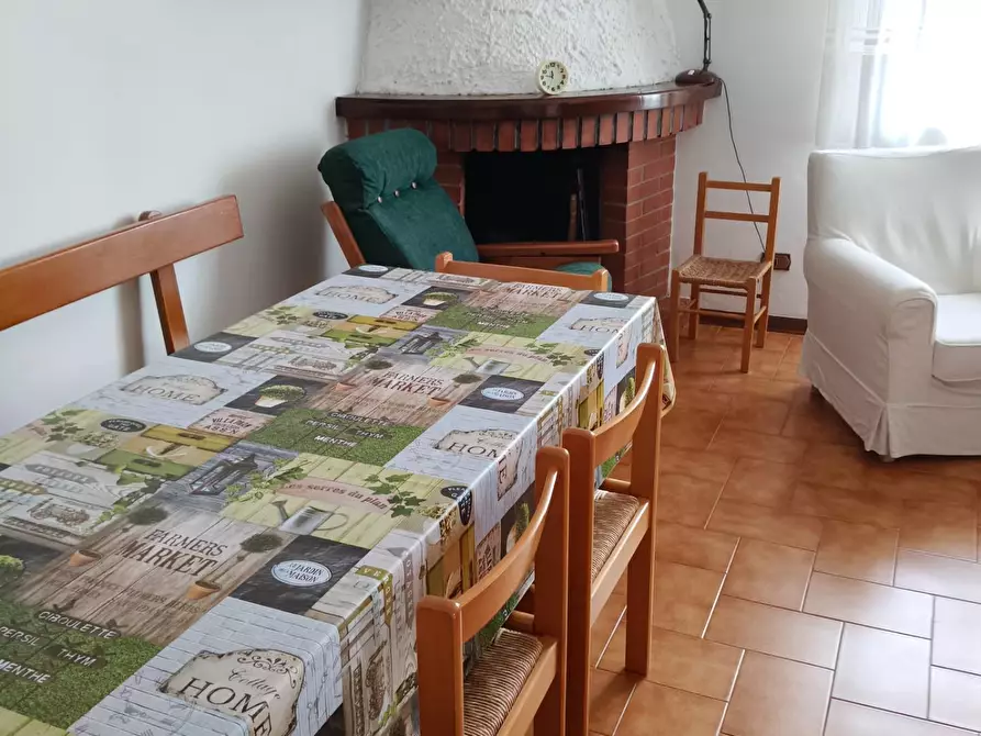 Immagine 2 di Appartamento in affitto  a Massa