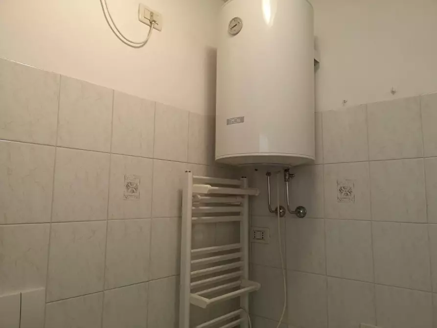 Immagine 23 di Appartamento in vendita  a Massa