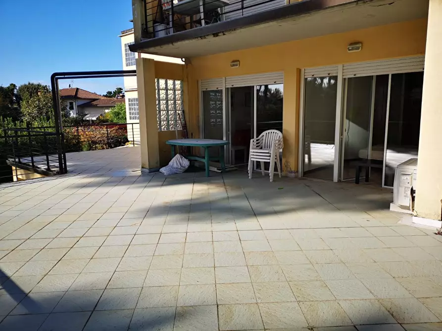 Immagine 2 di Appartamento in vendita  a Massa