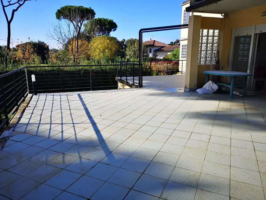 Immagine 1 di Appartamento in vendita  a Massa