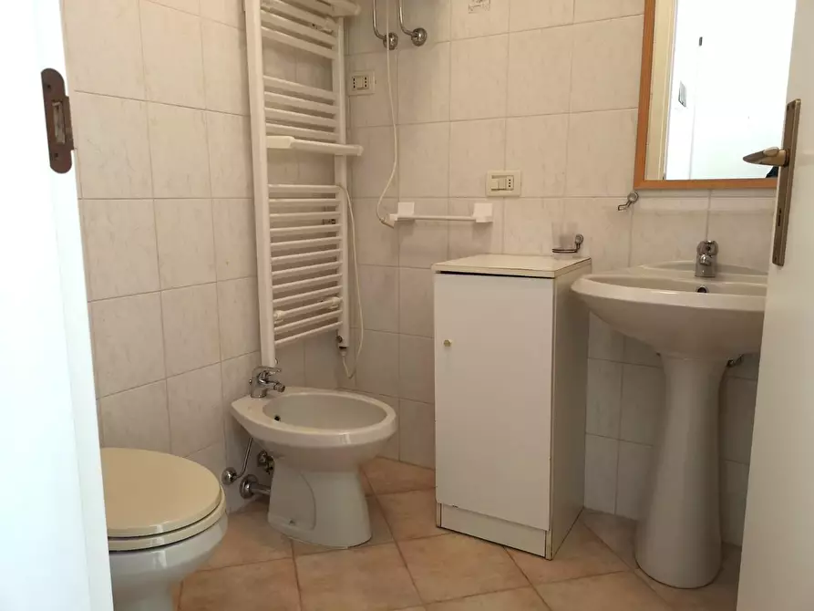 Immagine 22 di Appartamento in vendita  a Massa