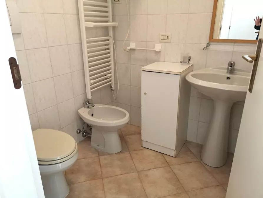 Immagine 15 di Appartamento in vendita  a Massa