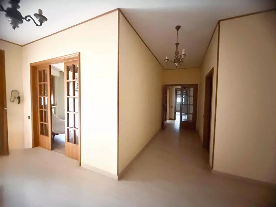 Immagine 2 di Villa in vendita  a Piombino