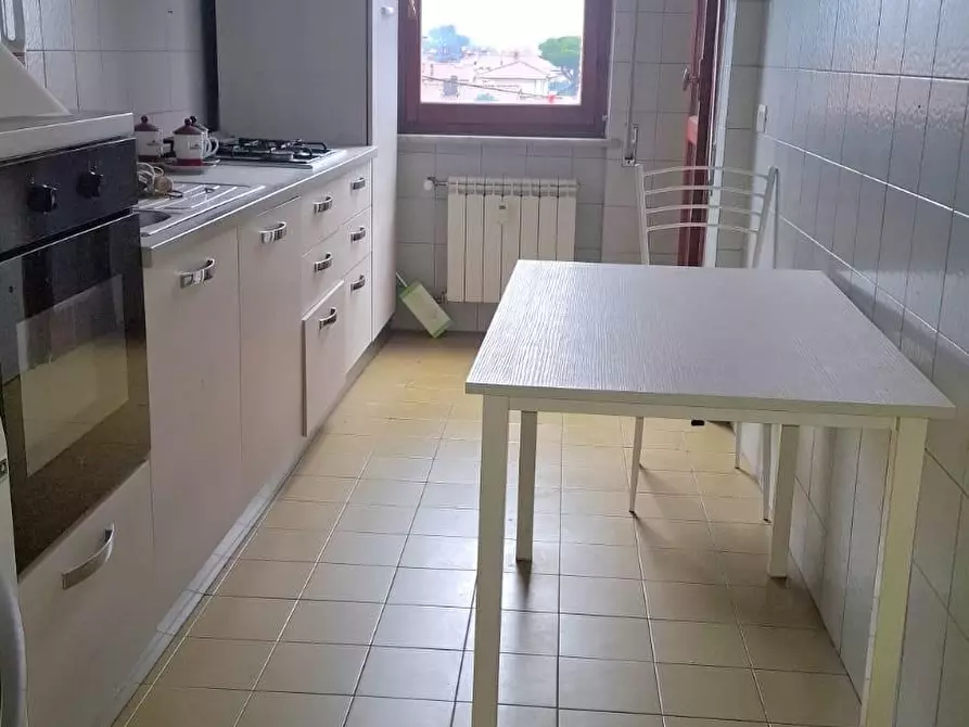 Immagine 5 di Appartamento in vendita  a Carrara