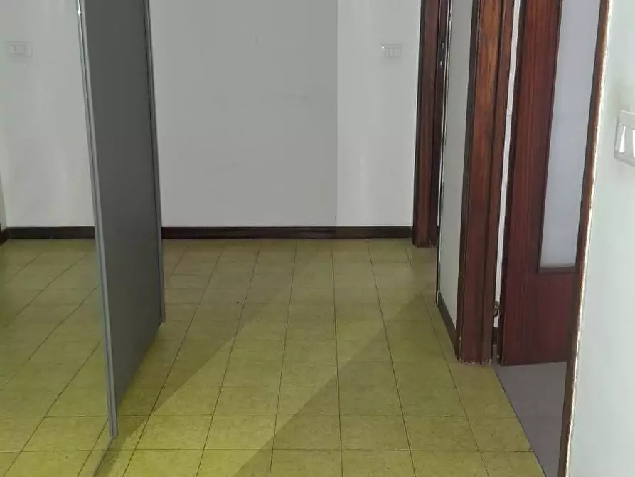 Immagine 3 di Appartamento in vendita  a Carrara