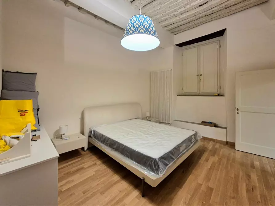 Immagine 8 di Locale commerciale in vendita  a Lucca