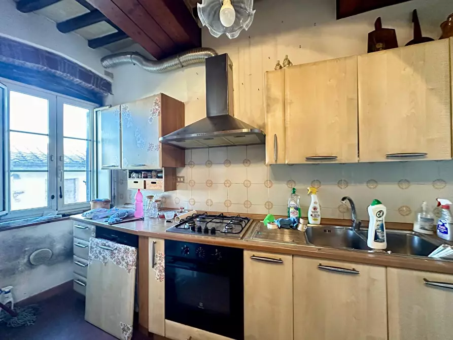 Immagine 7 di Appartamento in vendita  a Lucca