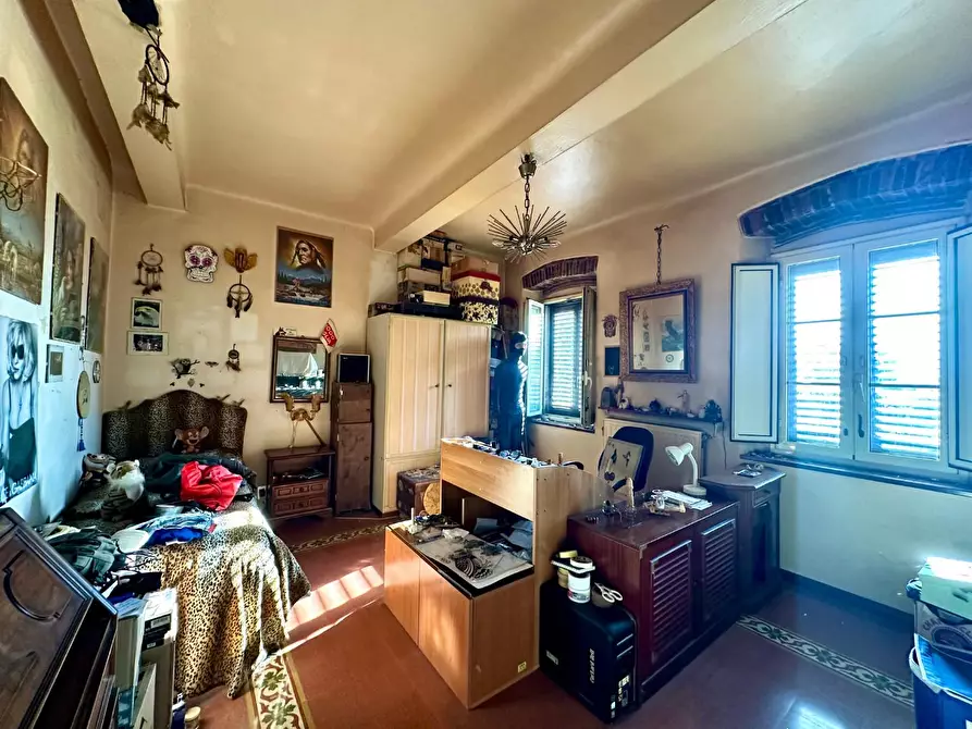 Immagine 23 di Appartamento in vendita  a Lucca