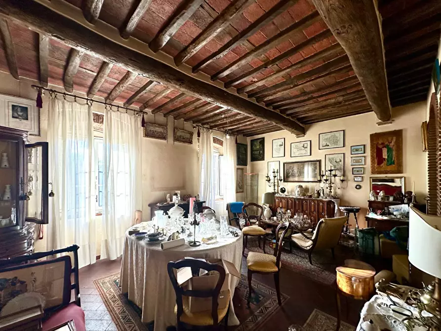 Immagine 2 di Appartamento in vendita  a Lucca