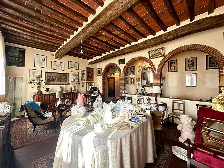 Immagine 3 di Appartamento in vendita  a Lucca