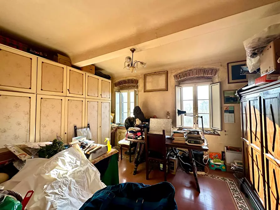 Immagine 21 di Appartamento in vendita  a Lucca