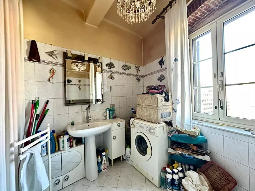 Immagine 19 di Appartamento in vendita  a Lucca