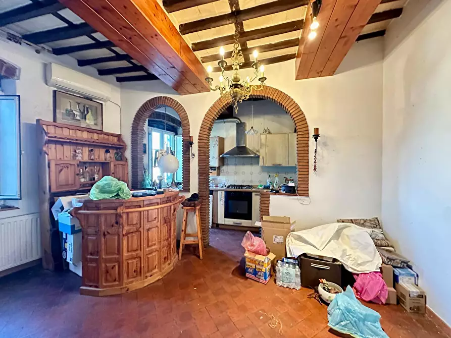 Immagine 9 di Appartamento in vendita  a Lucca