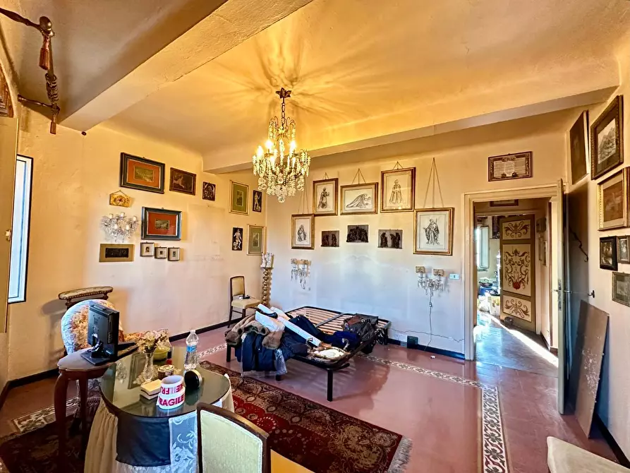 Immagine 11 di Appartamento in vendita  a Lucca