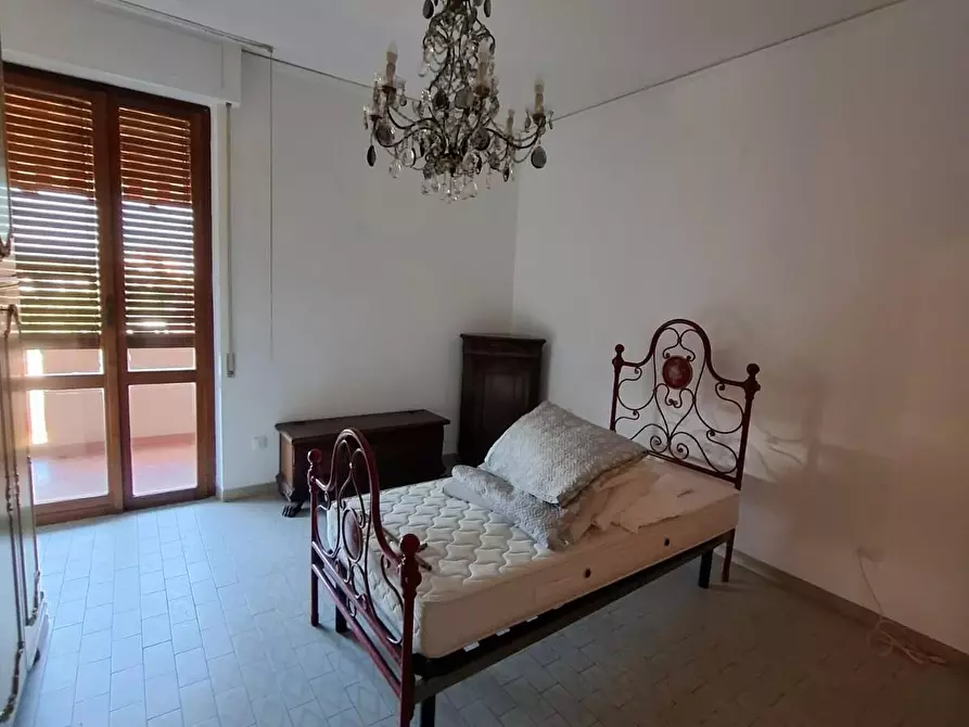 Immagine 7 di Appartamento in affitto  a Carrara