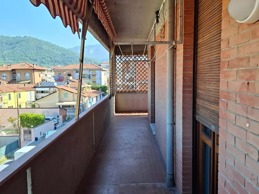 Immagine 4 di Appartamento in affitto  a Carrara