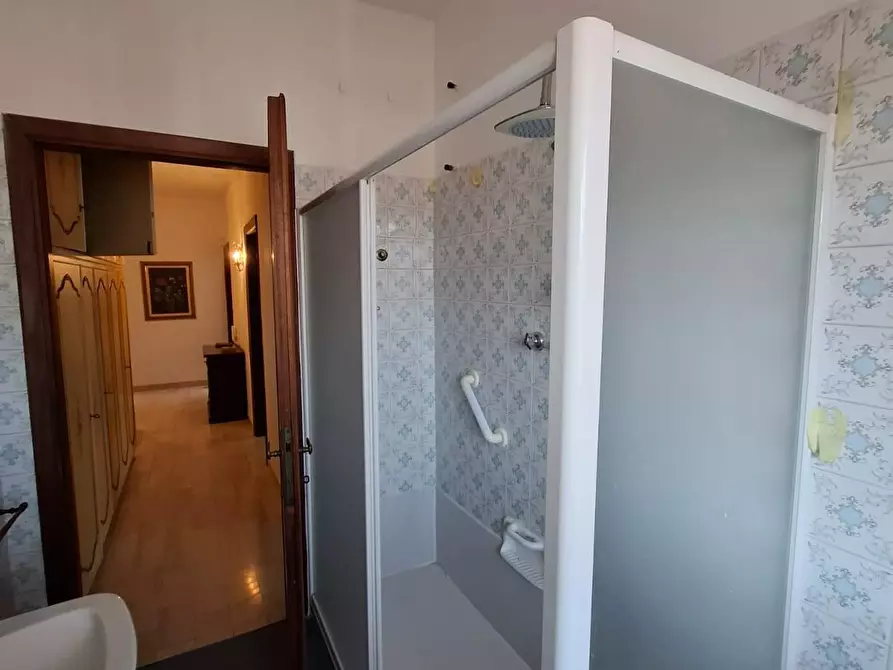Immagine 2 di Appartamento in affitto  a Carrara