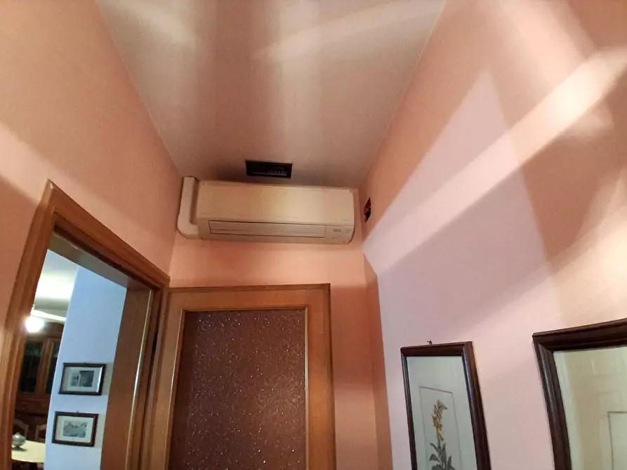 Immagine 23 di Terratetto in vendita  a Lucca