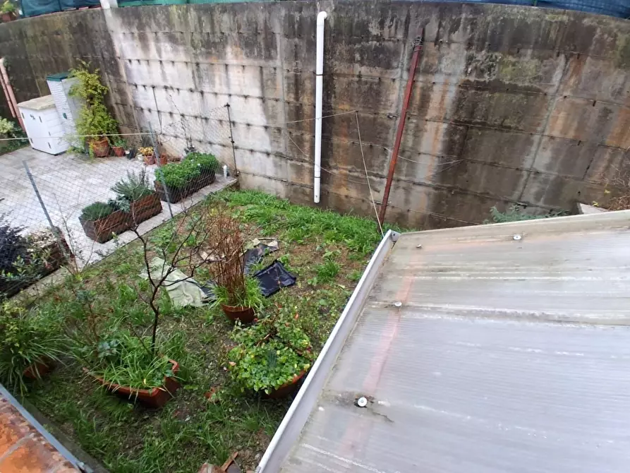 Immagine 8 di Terratetto in vendita  a Lucca