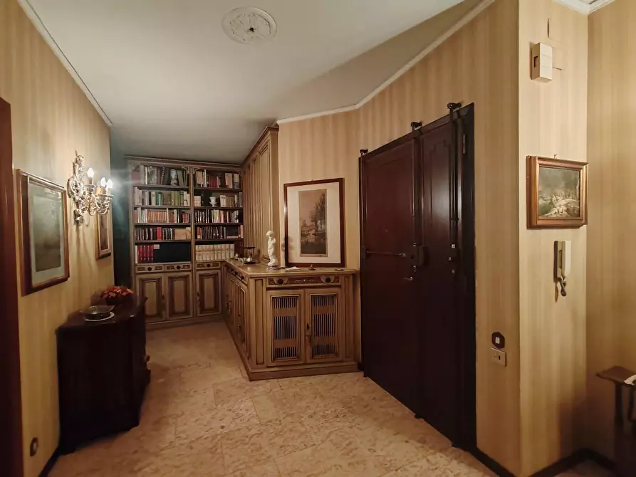 Immagine 7 di Appartamento in vendita  a Massa