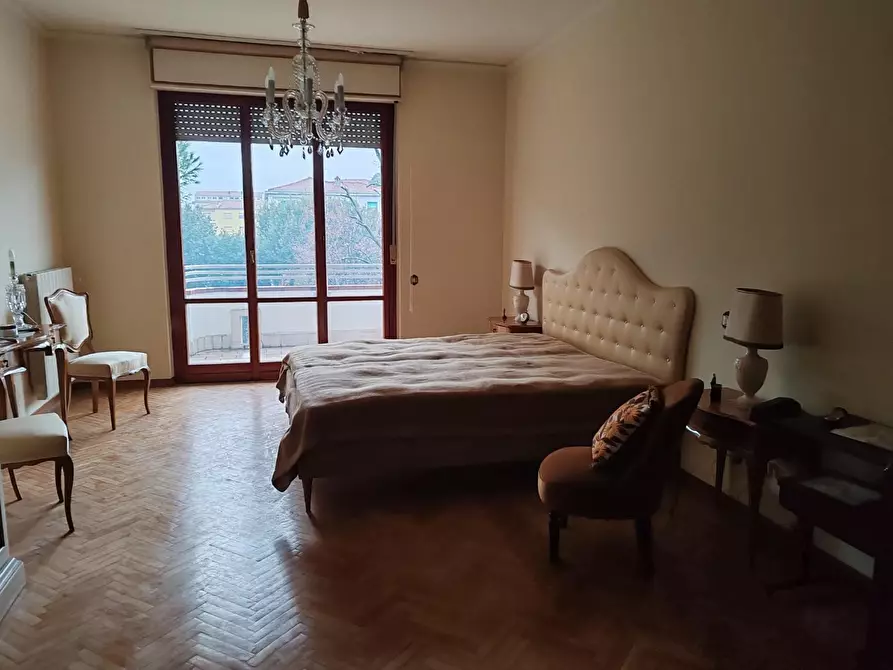 Immagine 10 di Appartamento in vendita  a Massa