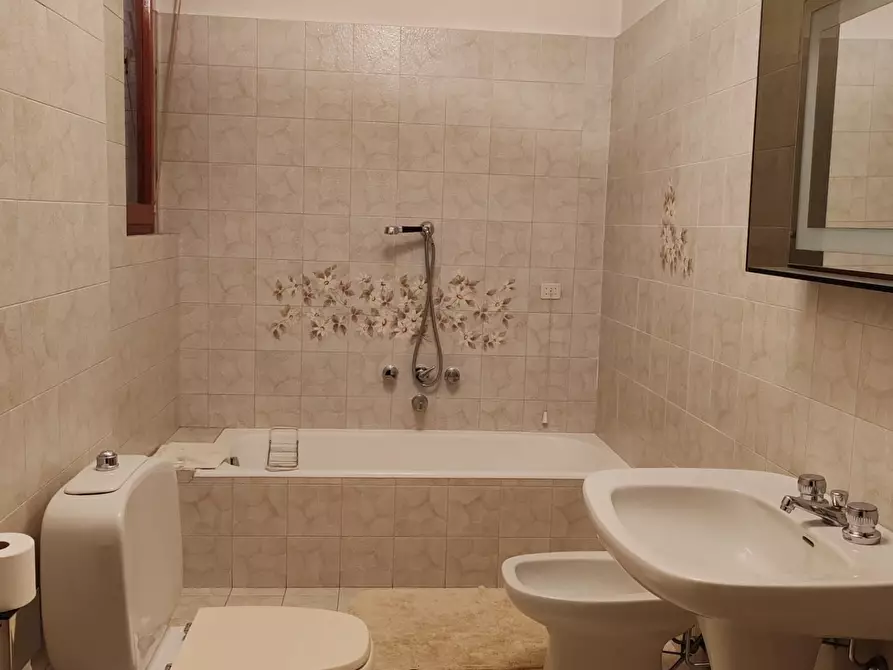 Immagine 15 di Appartamento in vendita  a Massa