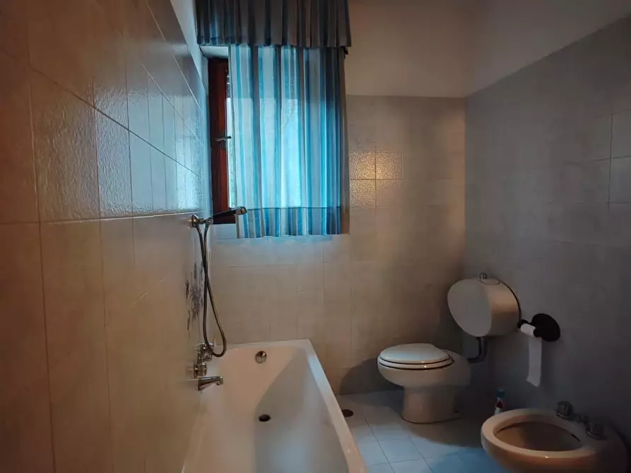 Immagine 17 di Appartamento in vendita  a Massa