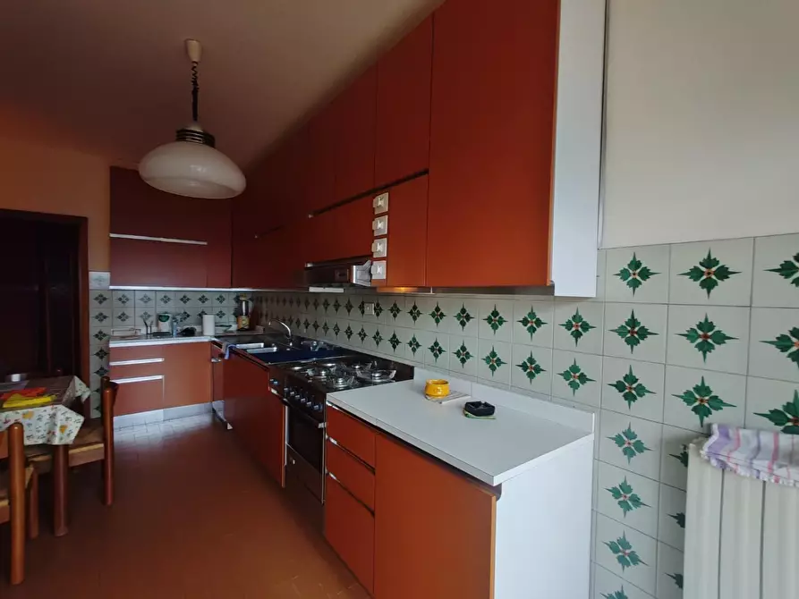 Immagine 5 di Appartamento in vendita  a Massa