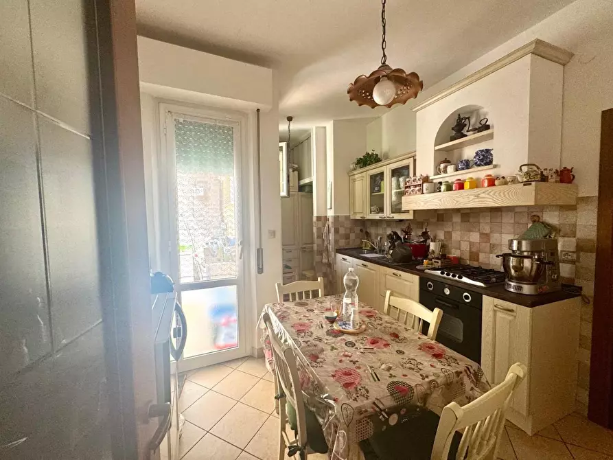 Immagine 13 di Appartamento in vendita  a Siena