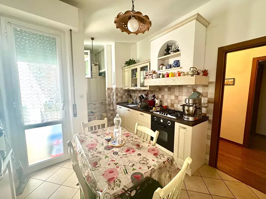 Immagine 10 di Appartamento in vendita  a Siena