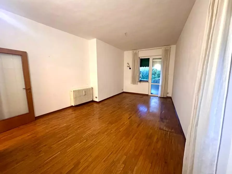 Immagine 1 di Appartamento in vendita  a Siena