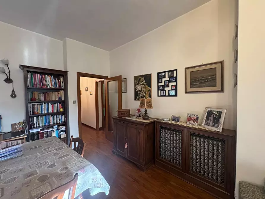 Immagine 9 di Appartamento in vendita  a Siena